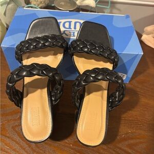 Dunes Memory Foam Black Braided Women's Sandals- Size 7.5 NWOT